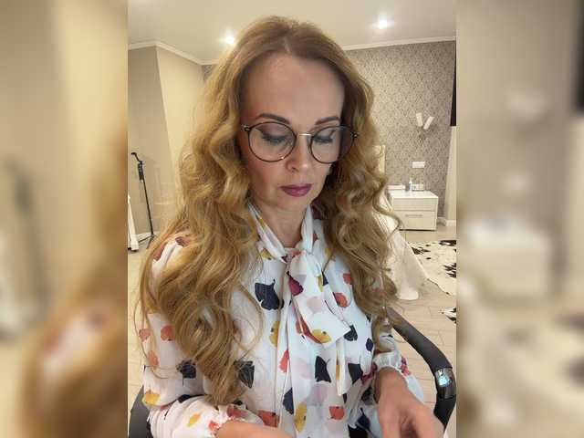 XxxSexyMilfxxX live cam on BongaCams