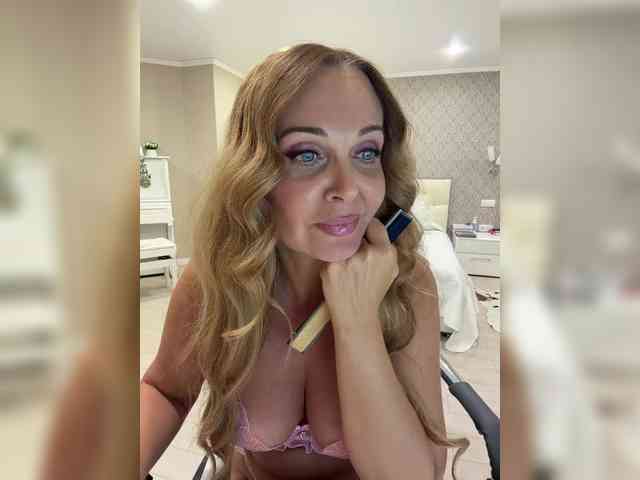 Milf_Zabava webcam