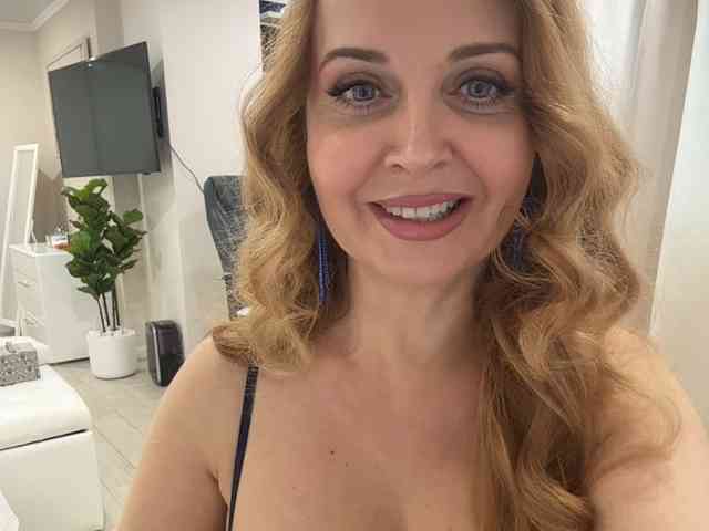 Milf_Zabava webcam