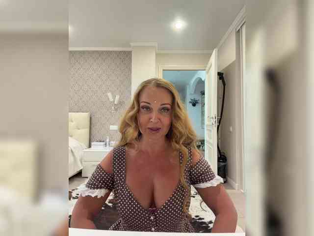Milf_Zabava webcam