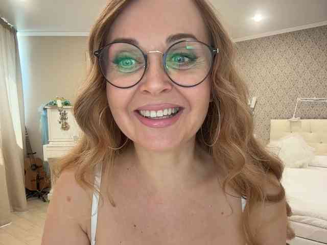 Milf_Zabava webcam