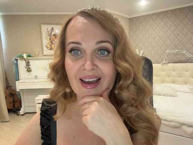 Milf_Zabava webcam