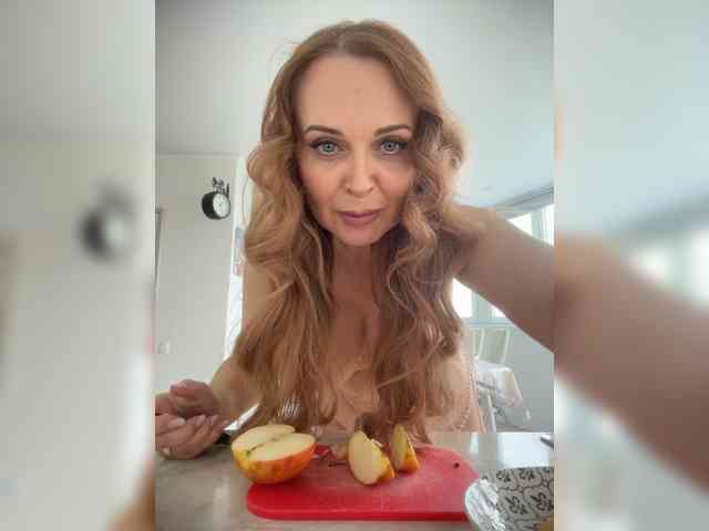 Milf_Zabava webcam