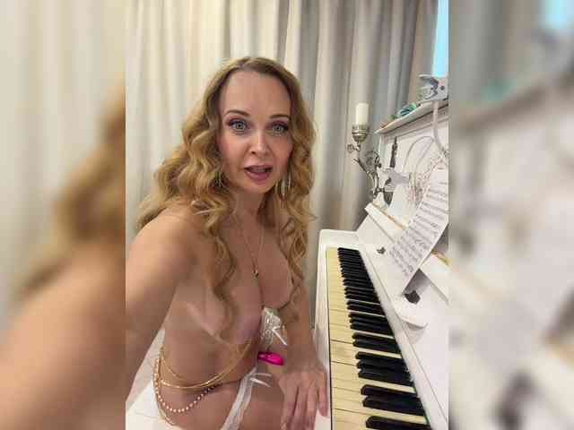 Milf_Zabava webcam