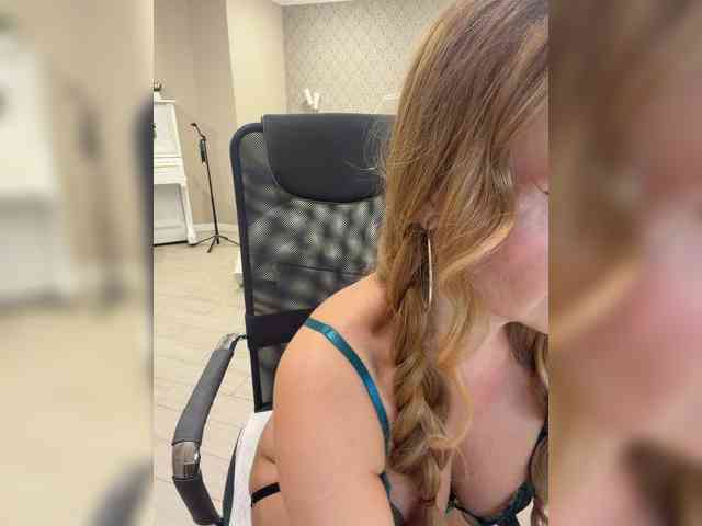 Milf_Zabava webcam