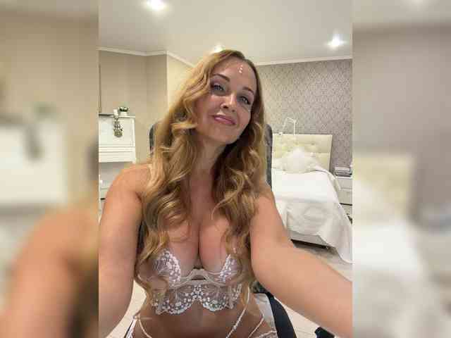 Milf_Zabava webcam