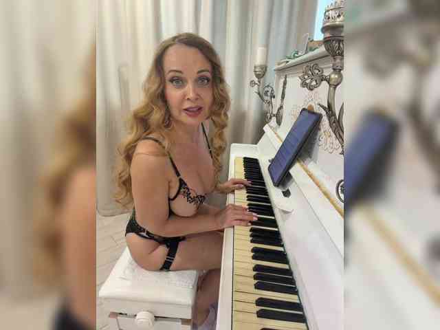 Milf_Zabava webcam