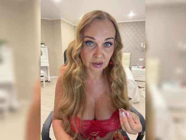 Milf_Zabava webcam