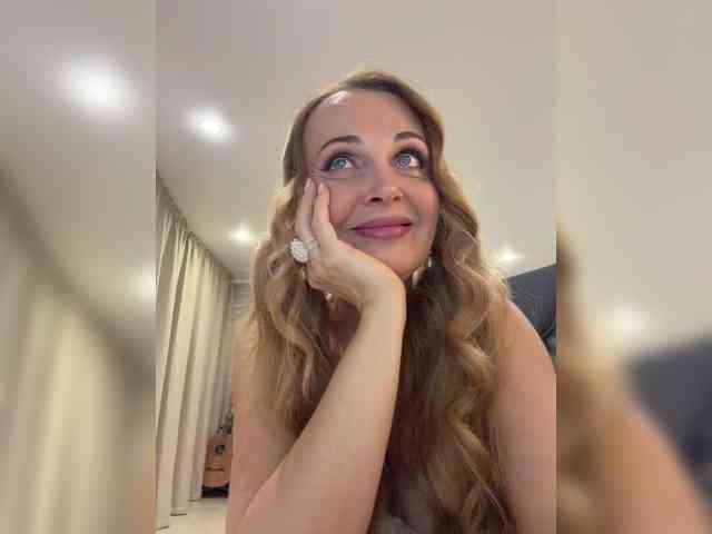 Milf_Zabava webcam
