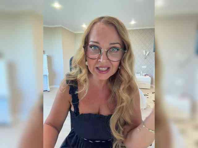 Milf_Zabava webcam
