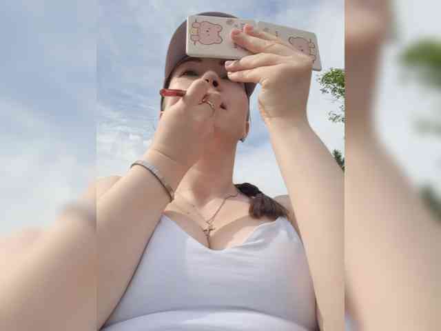 Mistery_Juli webcam