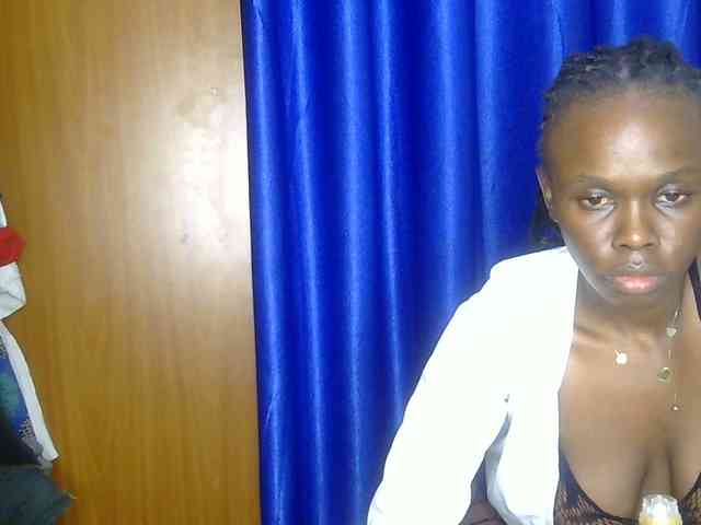 PetiteDesiree webcam