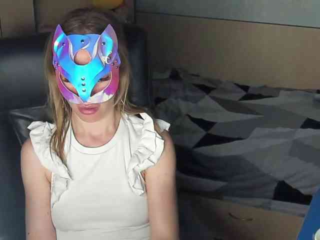 CelineReyys webcam