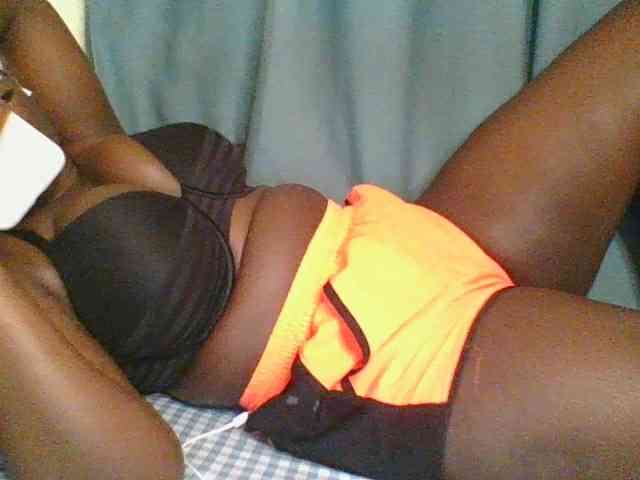 Horny-vyxen webcam