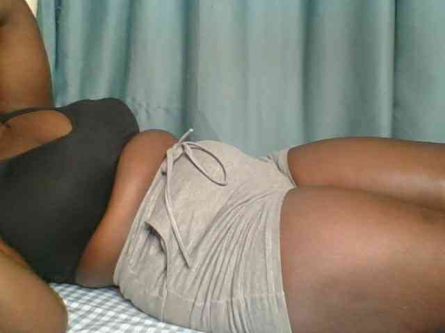 Horny-vyxen webcam