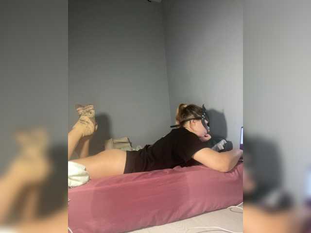 Alice-Remote-Worker live cam on BongaCams