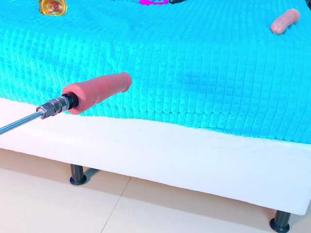SabrinnaTaylor live cam on BongaCams