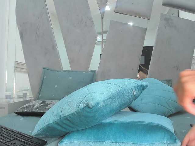 sensually-explosive live cam preview