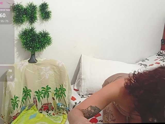 Hiana live cam on BongaCams