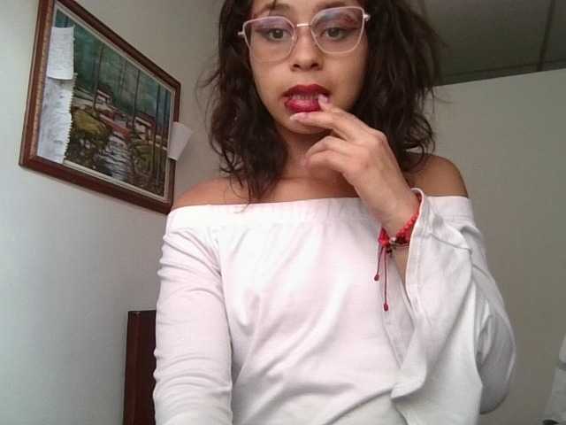 Hiana live cam on BongaCams