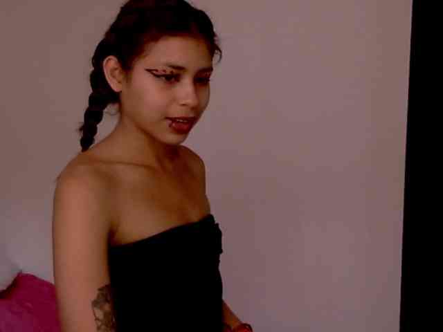 Hiana Sex Cam Show