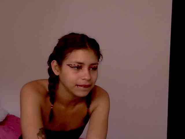 Hiana Sex Cam Show