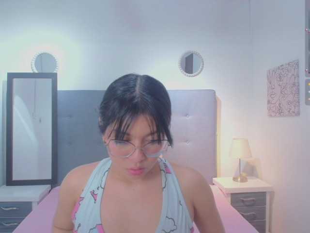 le modèle chaneelstark est en webcam porno dans un show sur le site bongacams, il possède les tags suivants: Latino/Hispanic,Redhead,Shaved