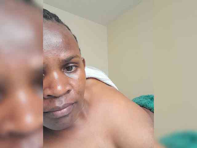 Queenyann webcam