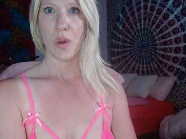 kellywildnnout webcam