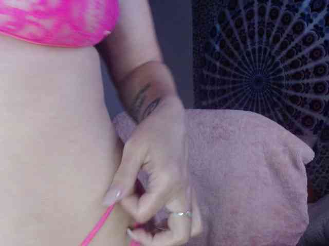 kellywildnnout webcam
