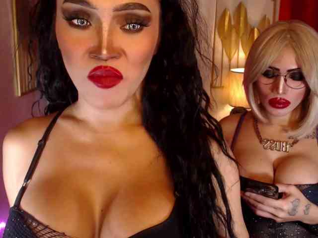 PowerPupCouple Live Webcam on BongaCams