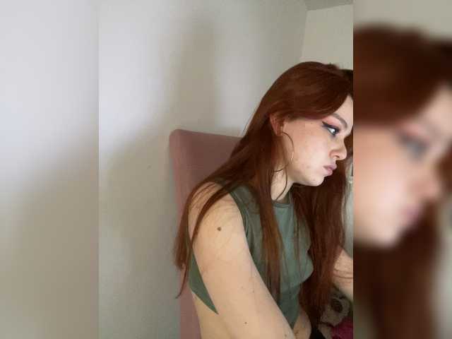 Pamela-Velvet live cam