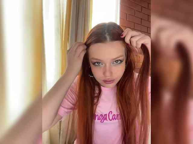 Pamela-Velvet webcam