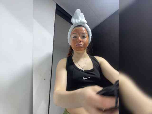 Pamela-Velvet webcam