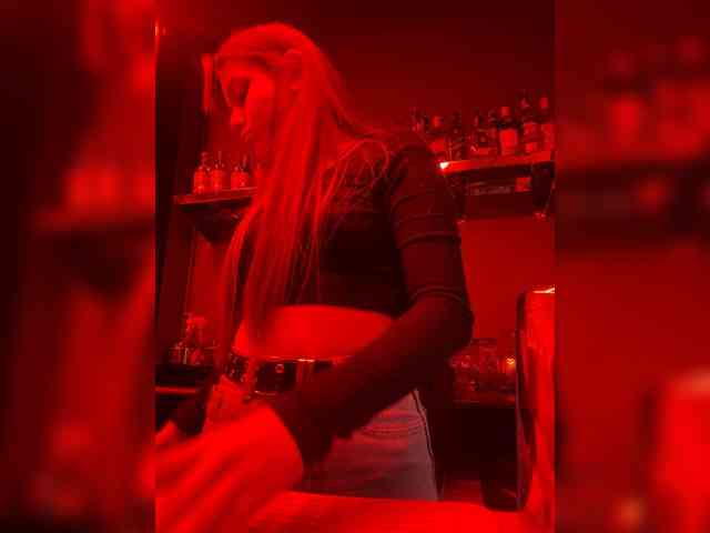 Pamela-Velvet Pamela-Velvet