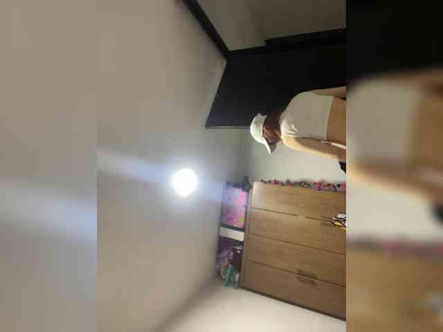 Pamela-Velvet webcam