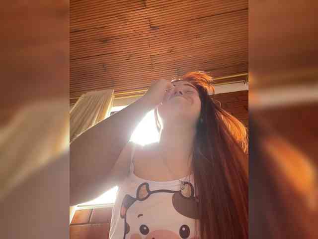 Pamela-Velvet webcam