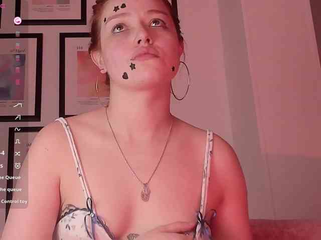 Pamela-Velvet webcam