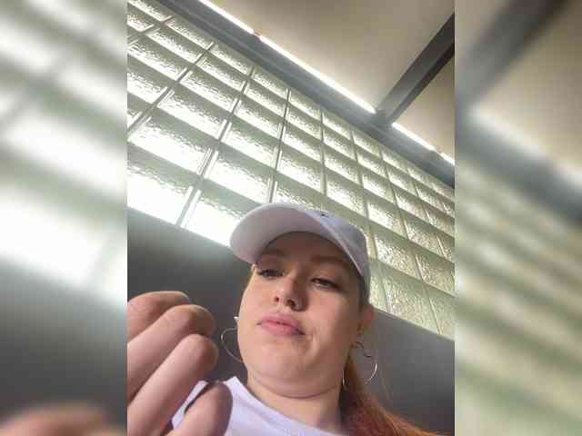 Pamela-Velvet webcam