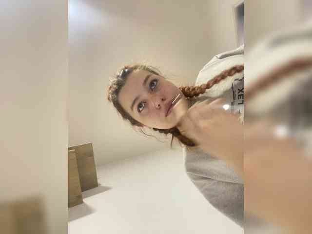 Pamela-Velvet webcam