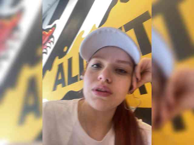 Pamela-Velvet webcam
