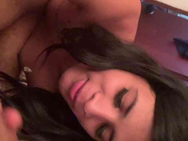 Nikhollhottt