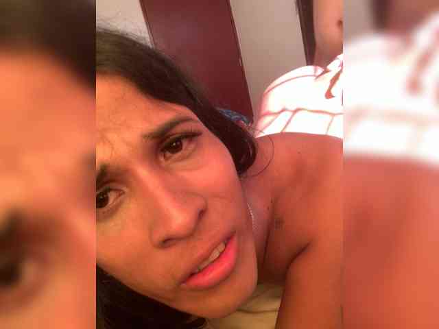 Nikhollhottt Live Webcam on BongaCams