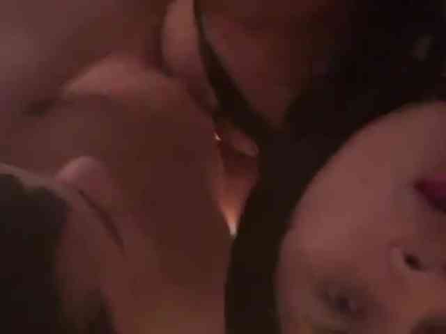 Nikhollhottt