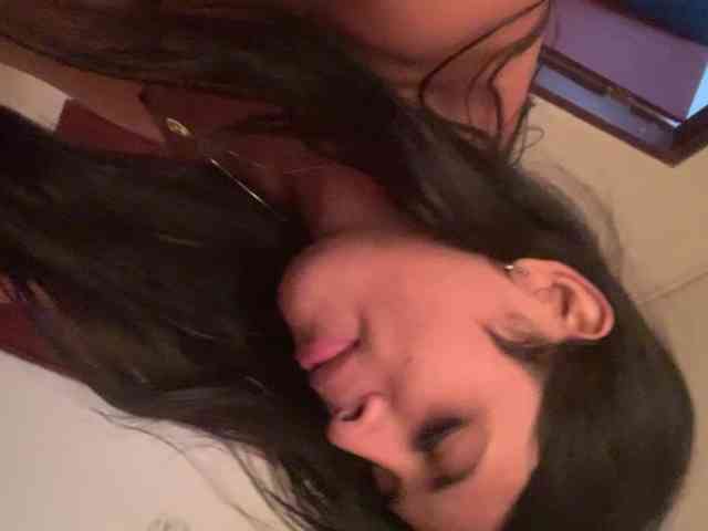 Nikhollhottt