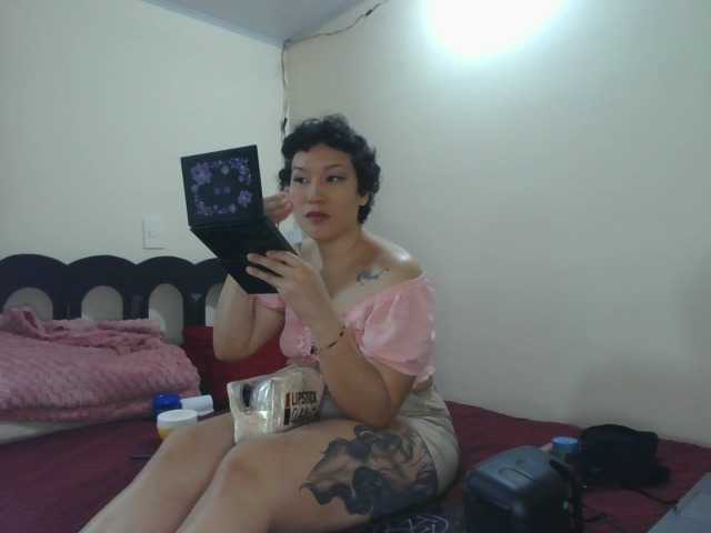 le modèle onlyLuxas23 est en webcam porno dans un show sur le site bongacams, il possède les tags suivants: Latino/Hispanic,Brunette,Shaved
