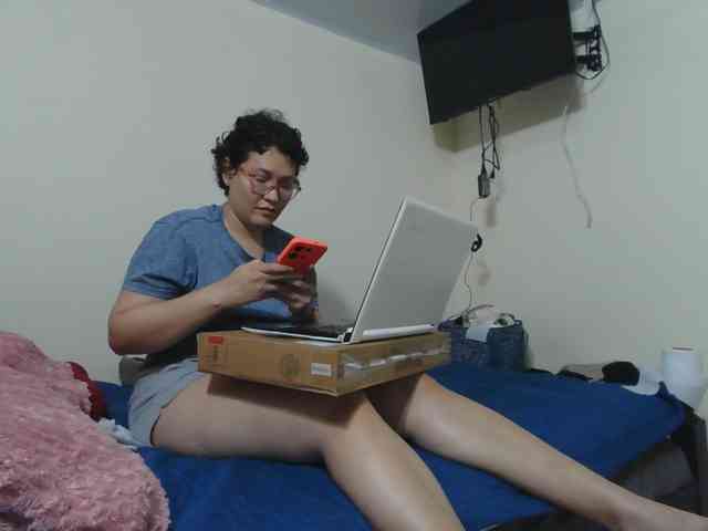 onlyLuxas23 webcam