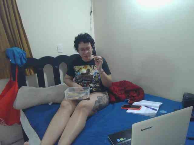 onlyLuxas23 webcam