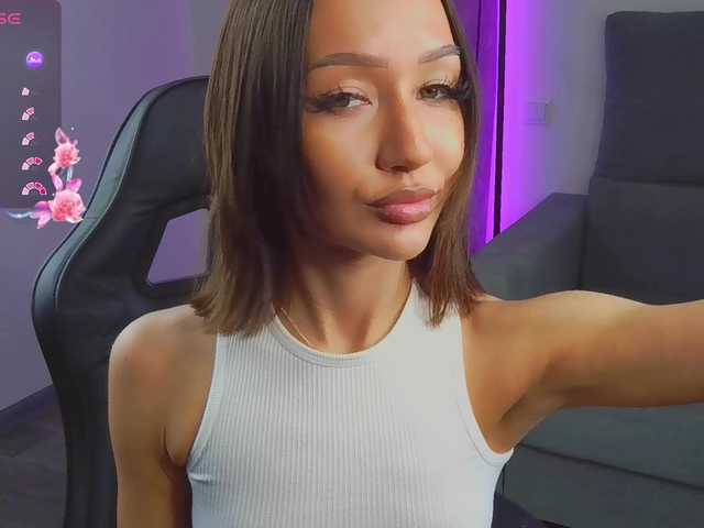 le modèle LisaShultz est en webcam porno dans un show sur le site bongacams, il possède les tags suivants: White/Caucasian,Redhead,Shaved