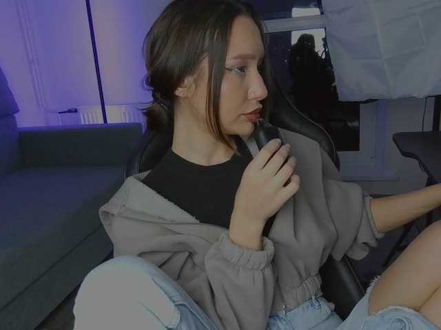 LisaShultz — live female cam